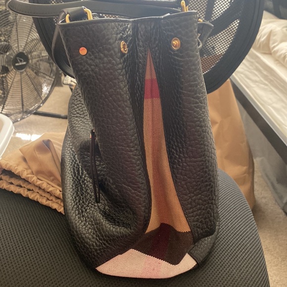 Burberry Tote - Picture 2 of 7